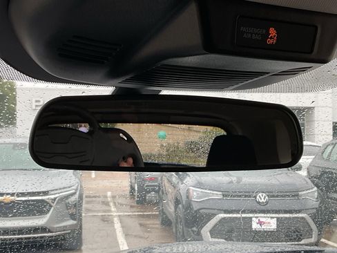 Used 2025 Nissan Rogue SV image 27