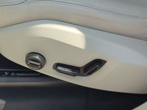 Certified 2025 Volvo XC90 B6 Core image 21