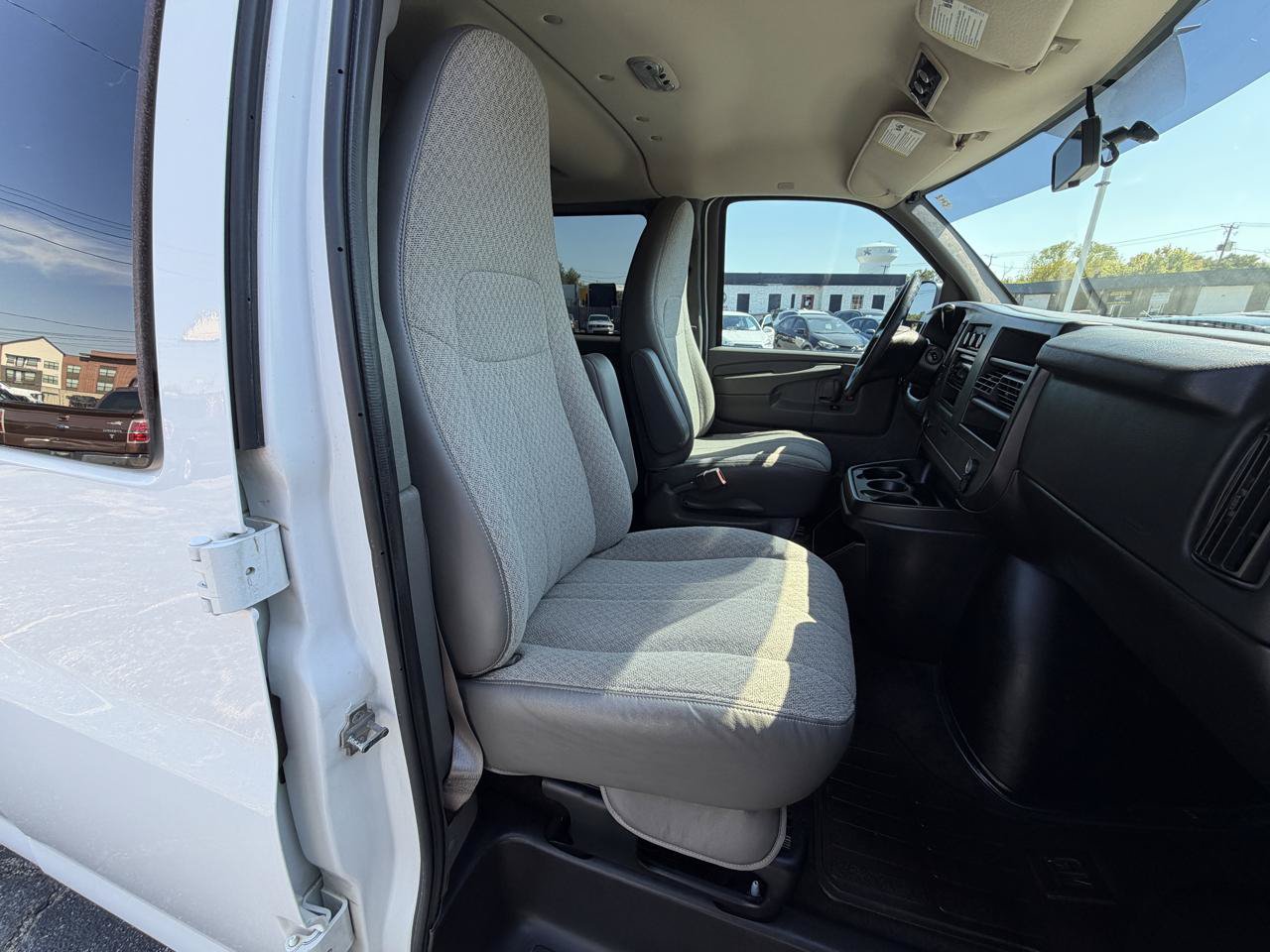 Used 2014 Chevrolet Express 1500 LS RWD image 12