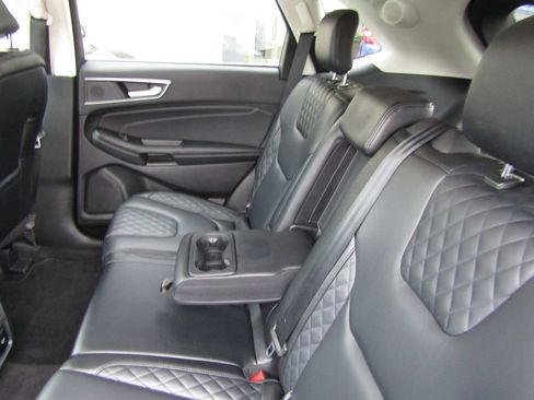 Used 2024 Ford Edge Titanium image 32