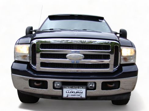 Used 2005 Ford F250 Lariat image 2