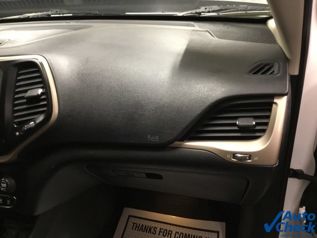 Used 2016 Jeep Cherokee Limited AWD/4WD image 35