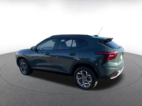 Used 2025 Chevrolet Trax LT image 10