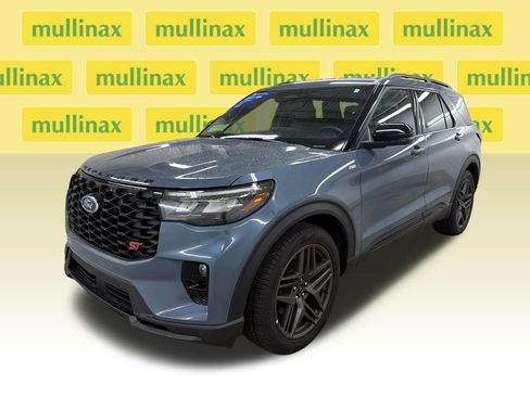Certified 2026 Ford Explorer ST-Line w/ ST-Line Street Pack RWD image 14