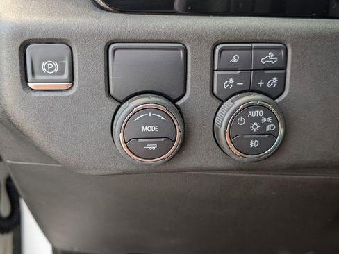 Used 2024 Chevrolet Silverado 1500 High Country RWD image 36