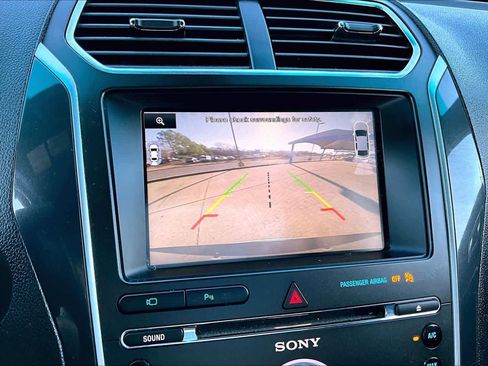 Used 2016 Ford Explorer Limited image 26