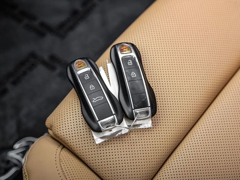 Used 2020 Porsche 911 Carrera RWD image 60