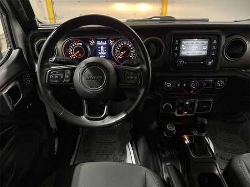 Used 2018 Jeep Wrangler Unlimited Sport S image 19
