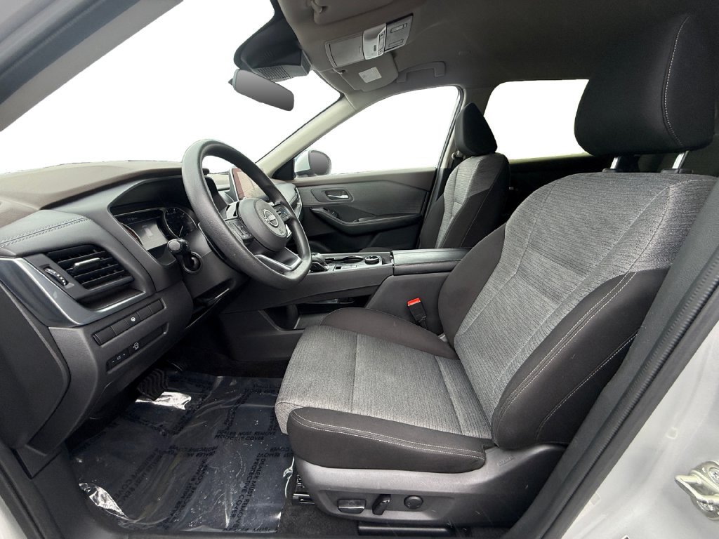 Used 2023 Nissan Rogue SV AWD/4WD image 9