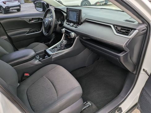 Used 2019 Toyota RAV4 XLE FWD image 12