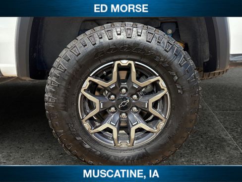 Certified 2024 Chevrolet Colorado ZR2 w/ ZR2 Convenience Package III AWD/4WD image 10