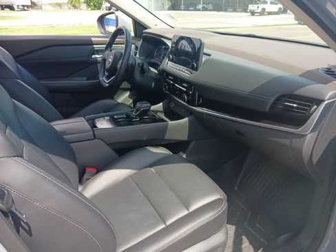 Used 2023 Nissan Rogue SL w/ SL Premium Package FWD image 15