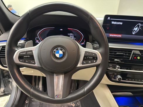 Used 2023 BMW 530i w/ M Sport Package RWD image 11