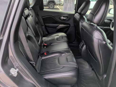 Used 2020 Jeep Cherokee Limited AWD/4WD image 12