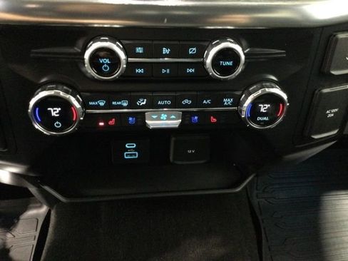 Used 2021 Ford F150 Lariat w/ Max Trailer Tow Package image 25