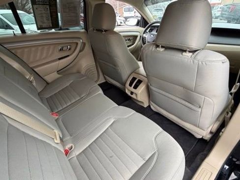 Used 2018 Ford Taurus SE FWD image 22