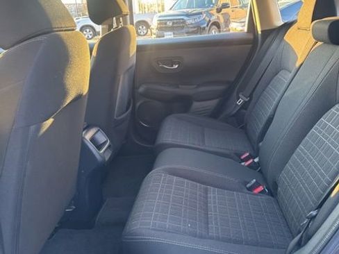 Used 2023 Honda HR-V LX image 9