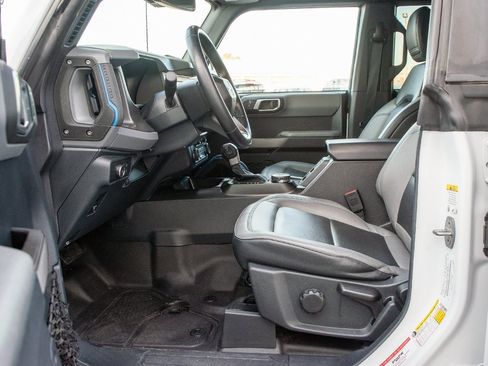 Used 2022 Ford Bronco Black Diamond image 29