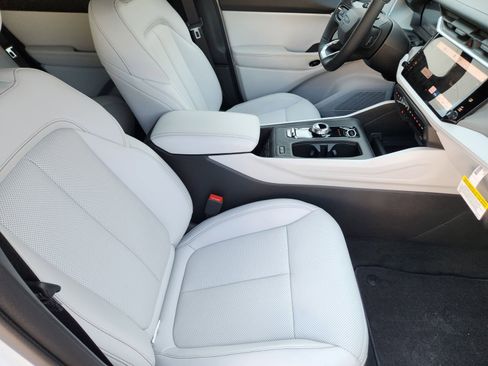 New 2026 Jeep Cherokee Limited AWD/4WD image 14