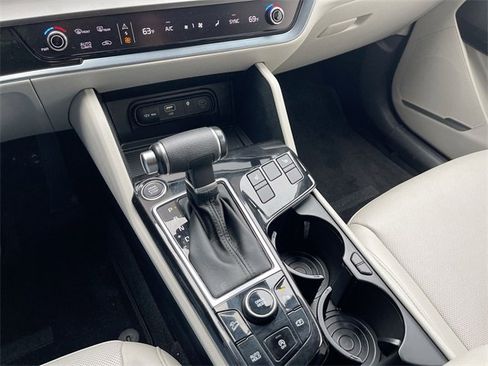 Used 2023 Kia Sportage EX image 16