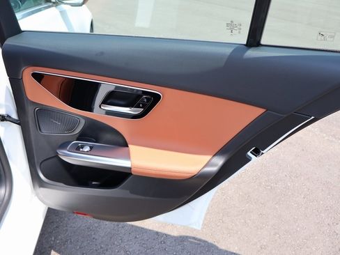 Used 2025 Mercedes-Benz C 300 4MATIC Sedan image 32
