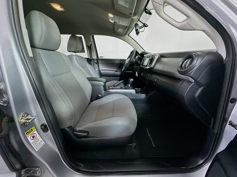 Used 2017 Toyota Tacoma SR5 w/ Tow Package image 28