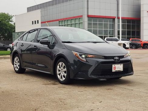 Used 2024 Toyota Corolla LE FWD image 2