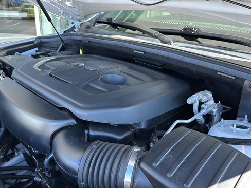 Used 2019 Jeep Grand Cherokee Altitude image 31