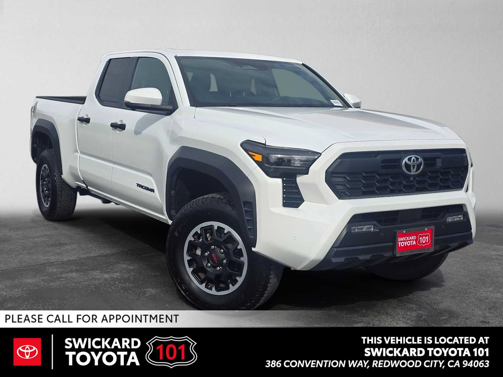 Used 2024 Toyota Tacoma TRD Off-Road w/ TRD Off Road Premium Package AWD/4WD image 1