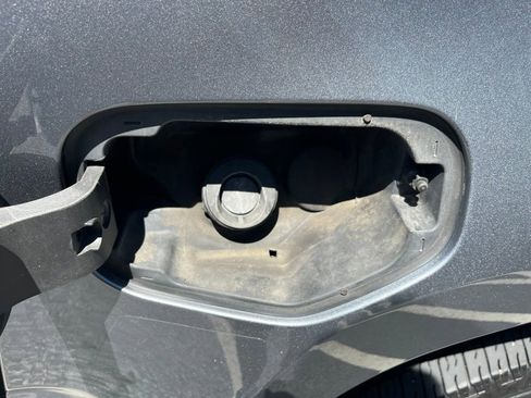Used 2019 Chevrolet Colorado Z71 AWD/4WD image 20