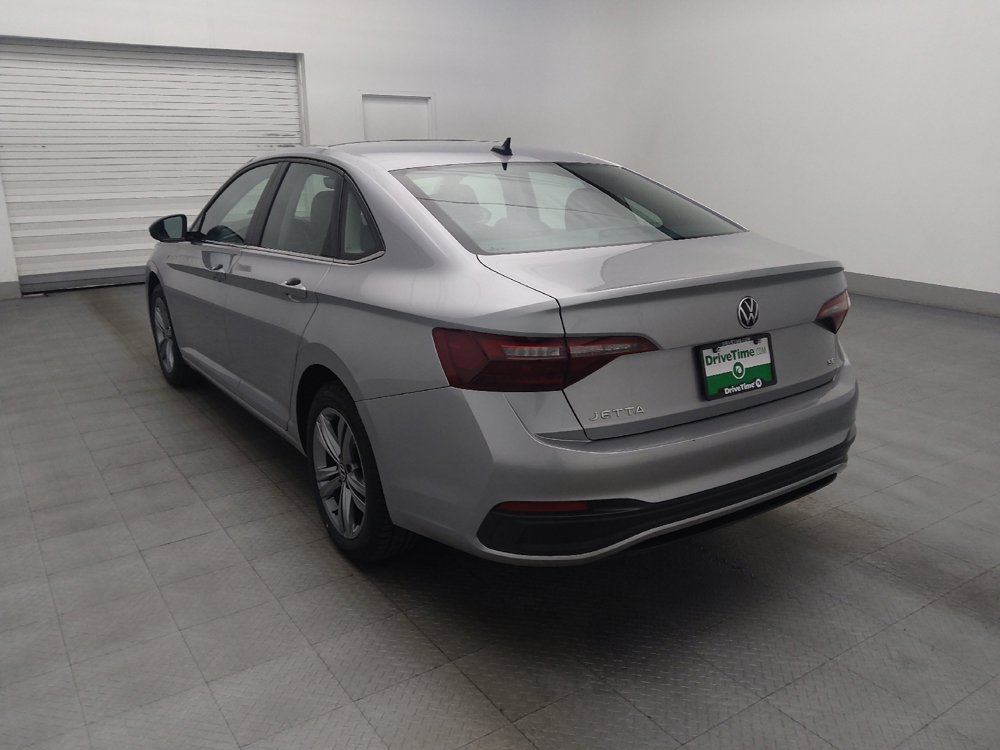 Used 2023 Volkswagen Jetta SE w/ Panoramic Sunroof Package FWD image 5