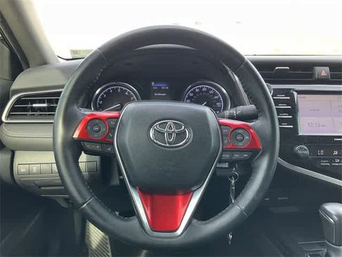 Used 2020 Toyota Camry SE image 19