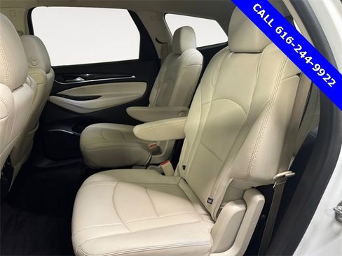 Used 2022 Buick Enclave Essence image 6