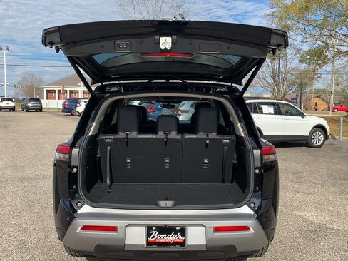 New 2025 Nissan Pathfinder SL image 4