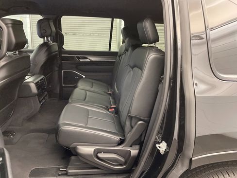 New 2025 Jeep Wagoneer Series II image 19