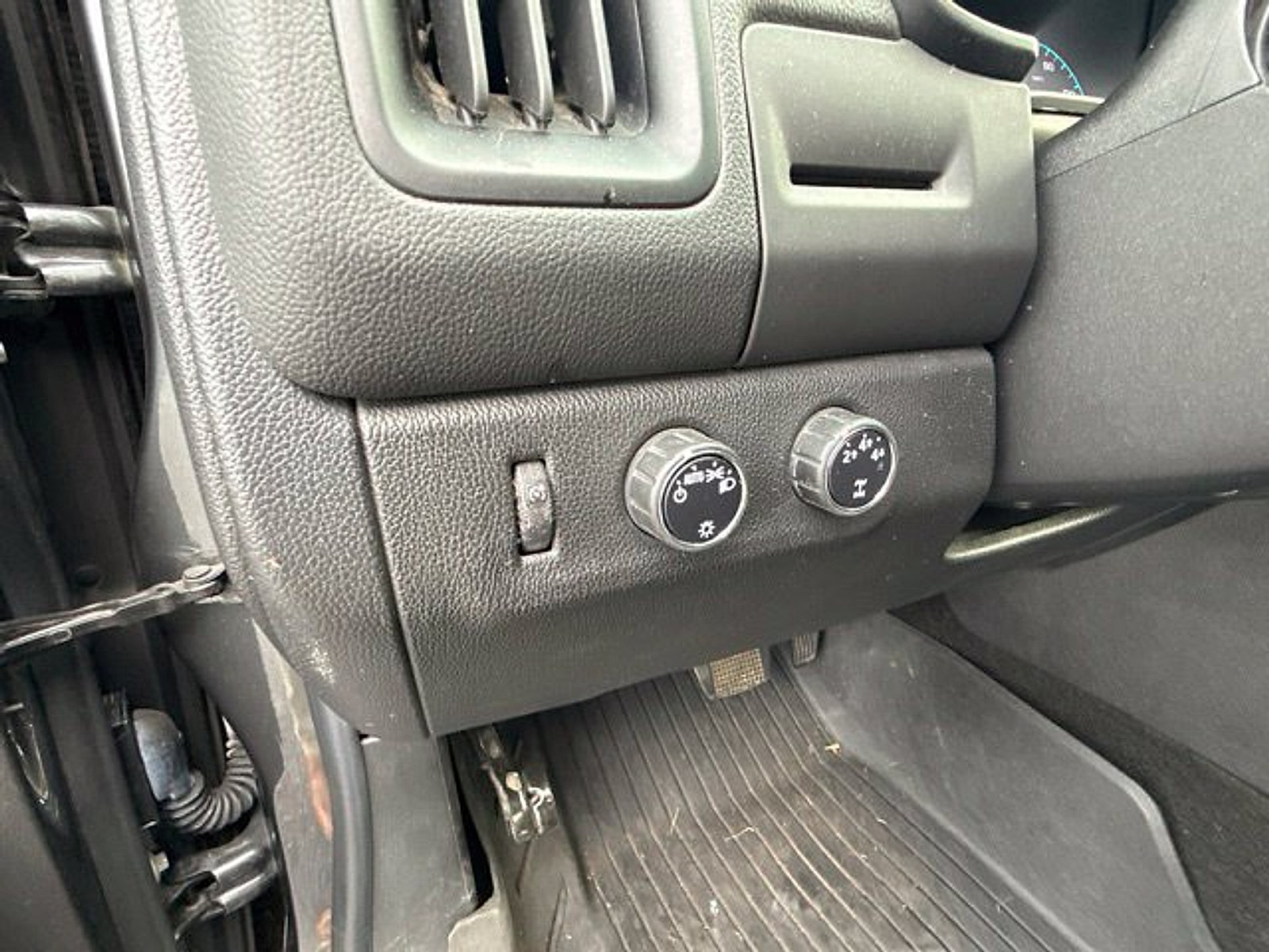 Used 2016 Chevrolet Colorado LT AWD/4WD image 14