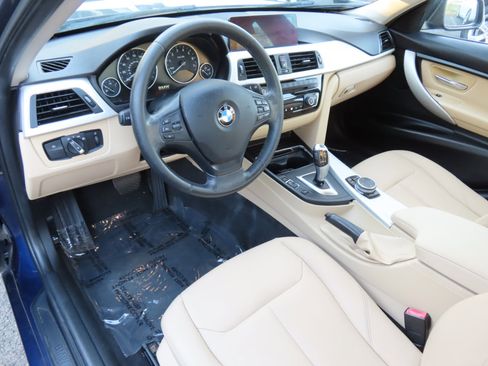 Used 2017 BMW 320i xDrive Sedan image 5