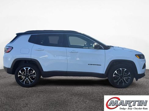 Used 2023 Jeep Compass Limited AWD/4WD image 4