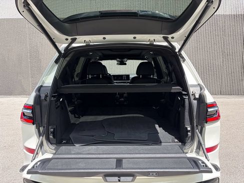 Used 2023 BMW X7 xDrive40i w/ M Sport Package AWD/4WD image 26