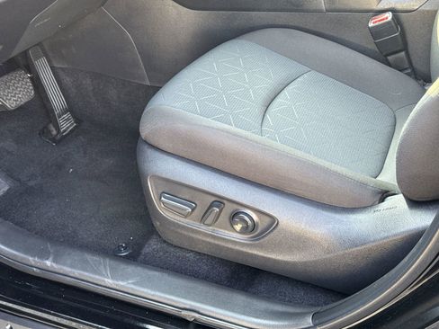 Used 2025 Toyota RAV4 XLE image 17