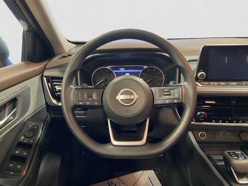 Used 2022 Nissan Rogue SV image 13