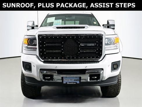 Used 2017 GMC Sierra 2500 Denali w/ Duramax Plus Package image 2
