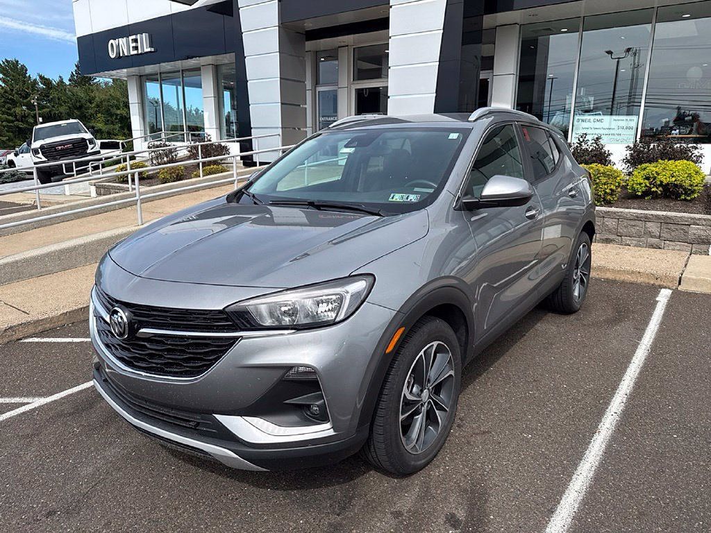 Used 2023 Buick Encore GX Select w/ Safety Package II FWD image 4
