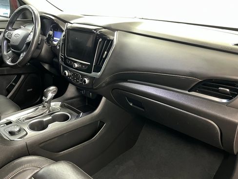 Used 2021 Chevrolet Traverse RS image 25