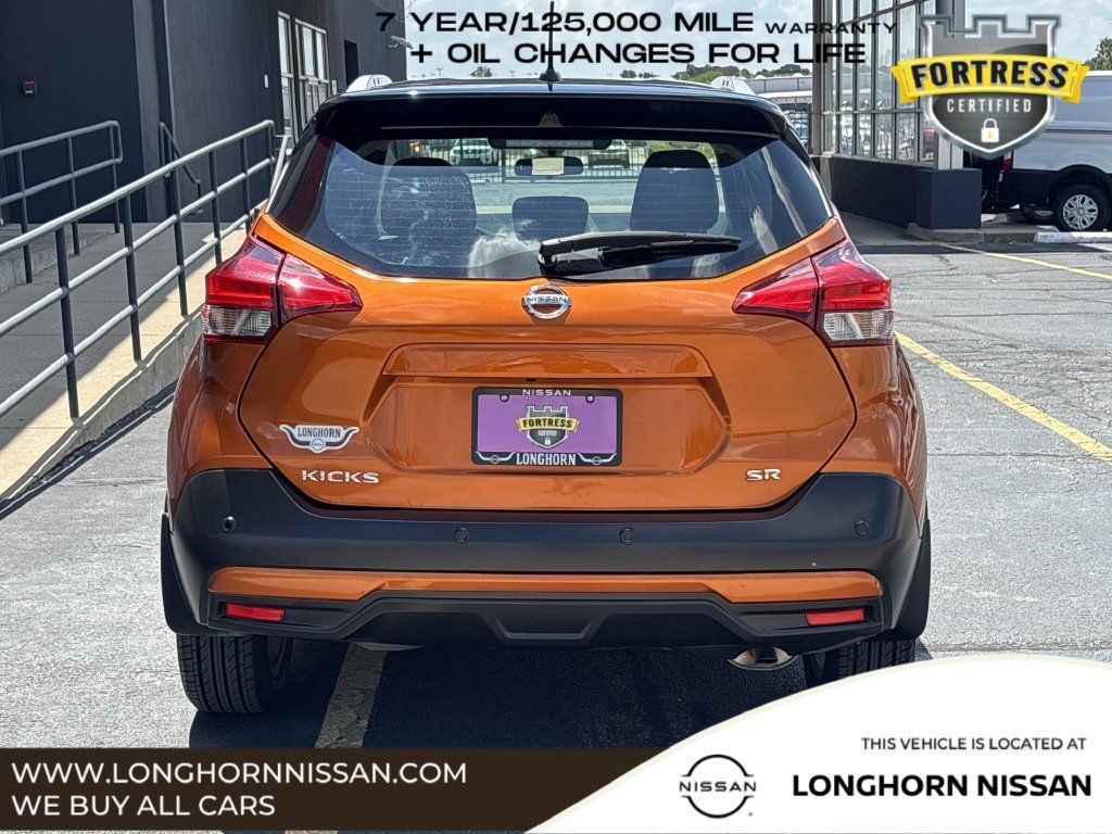 Used 2020 Nissan Kicks SR w/ SR Premium Package FWD image 4