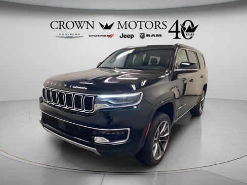 Used 2024 Jeep Wagoneer Series III w/ Premium Group I AWD/4WD image 3