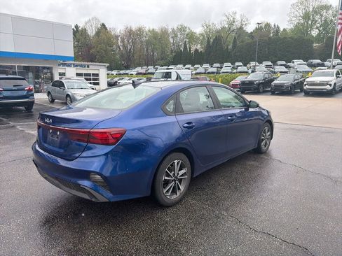 Used 2023 Kia Forte LXS w/ LXS Technology Package FWD image 3