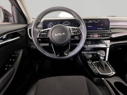 Used 2024 Kia Seltos S AWD/4WD image 8