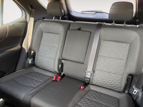 Used 2020 Chevrolet Equinox LT FWD image 13