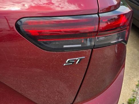 Used 2021 Buick Envision Essence w/ Technology Package I image 8